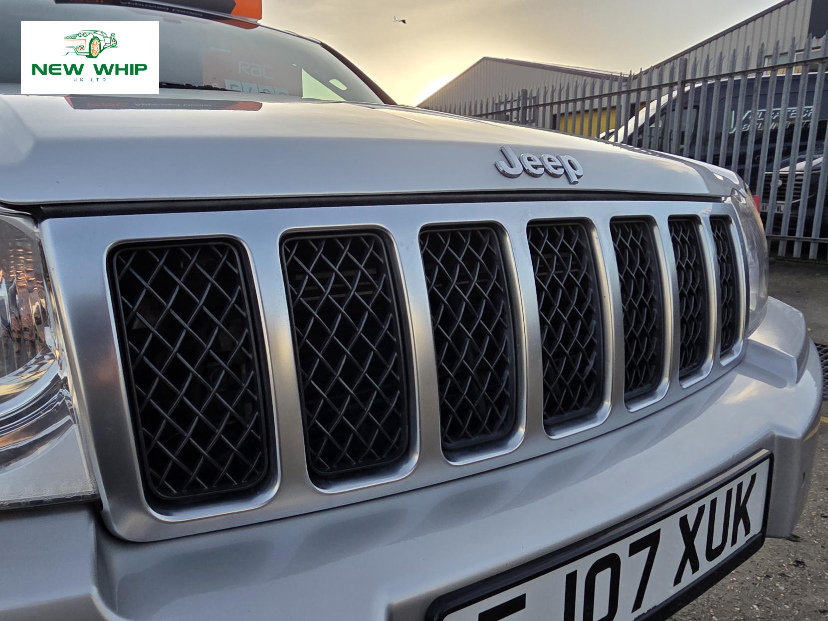 Jeep Grand Cherokee 3.0 CRD Overland SUV 5dr Diesel Automatic 4WD (270 g/km, 215 bhp)