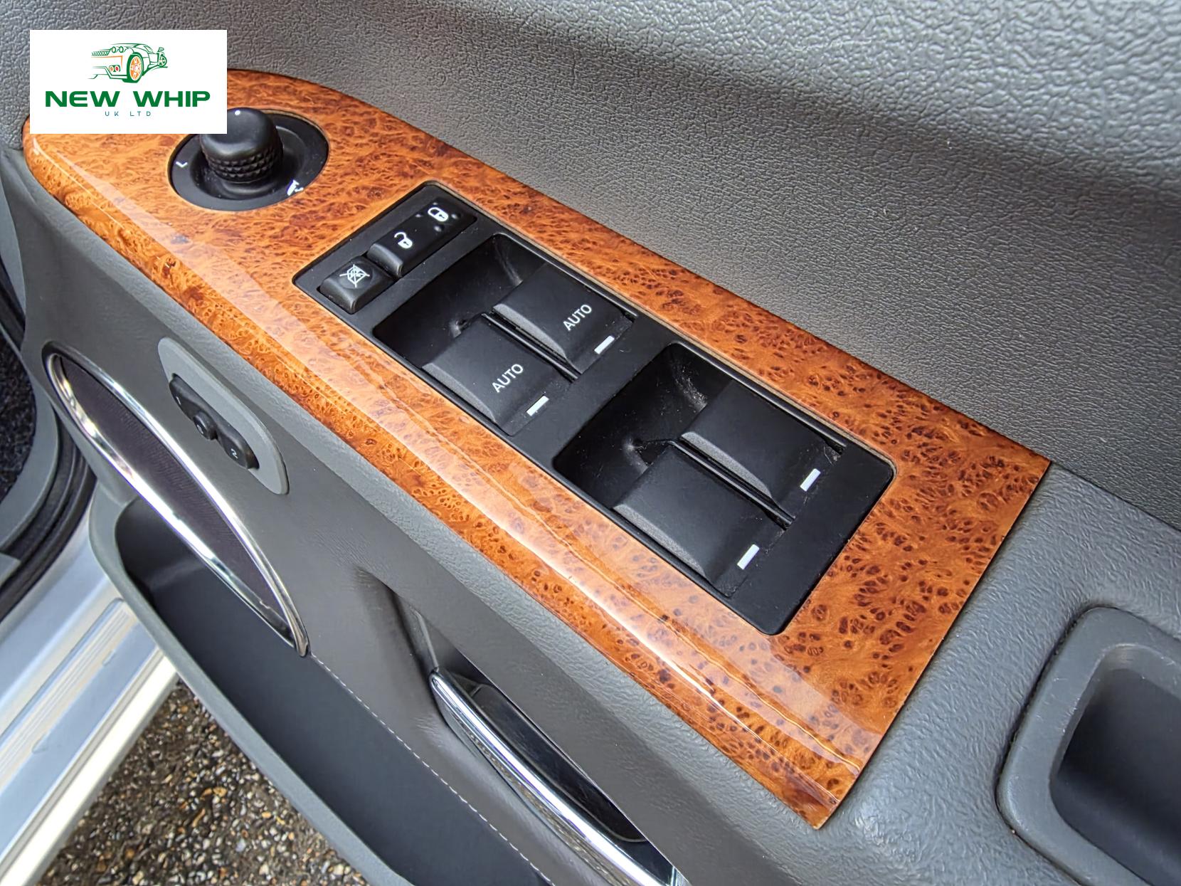 Jeep Grand Cherokee 3.0 CRD Overland SUV 5dr Diesel Automatic 4WD (270 g/km, 215 bhp)