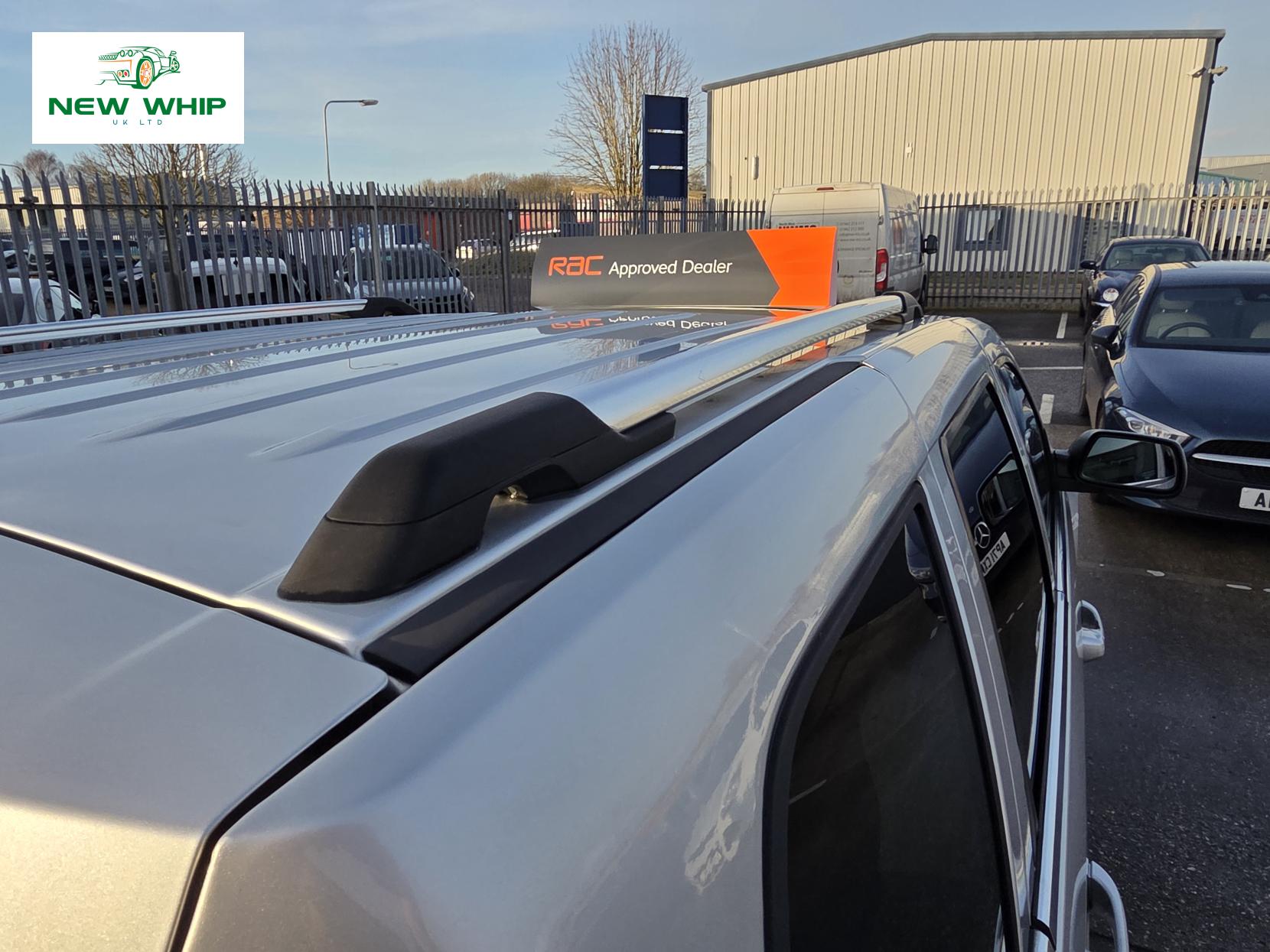 Jeep Grand Cherokee 3.0 CRD Overland SUV 5dr Diesel Automatic 4WD (270 g/km, 215 bhp)