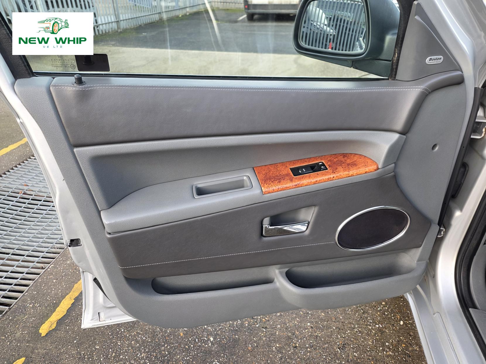 Jeep Grand Cherokee 3.0 CRD Overland SUV 5dr Diesel Automatic 4WD (270 g/km, 215 bhp)