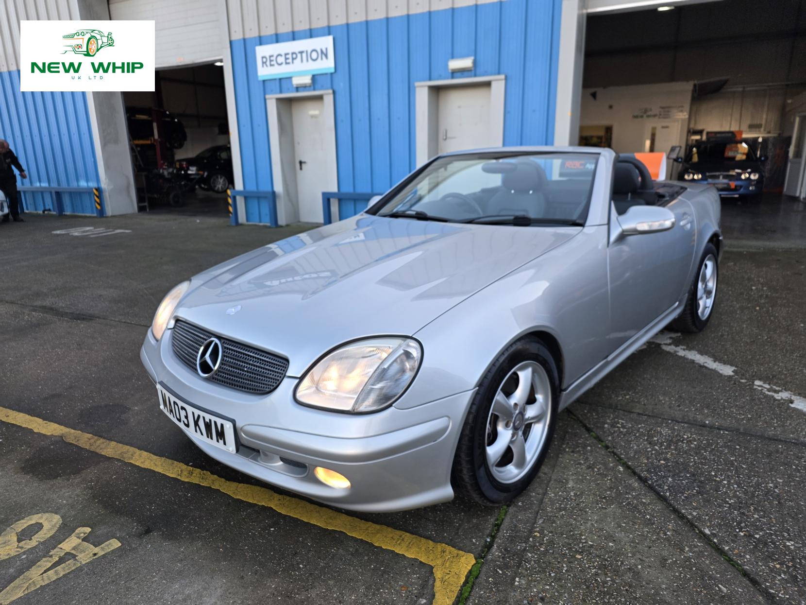 Mercedes-Benz SLK 3.2 SLK320 Convertible 2dr Petrol Automatic (254 g/km, 218 bhp)