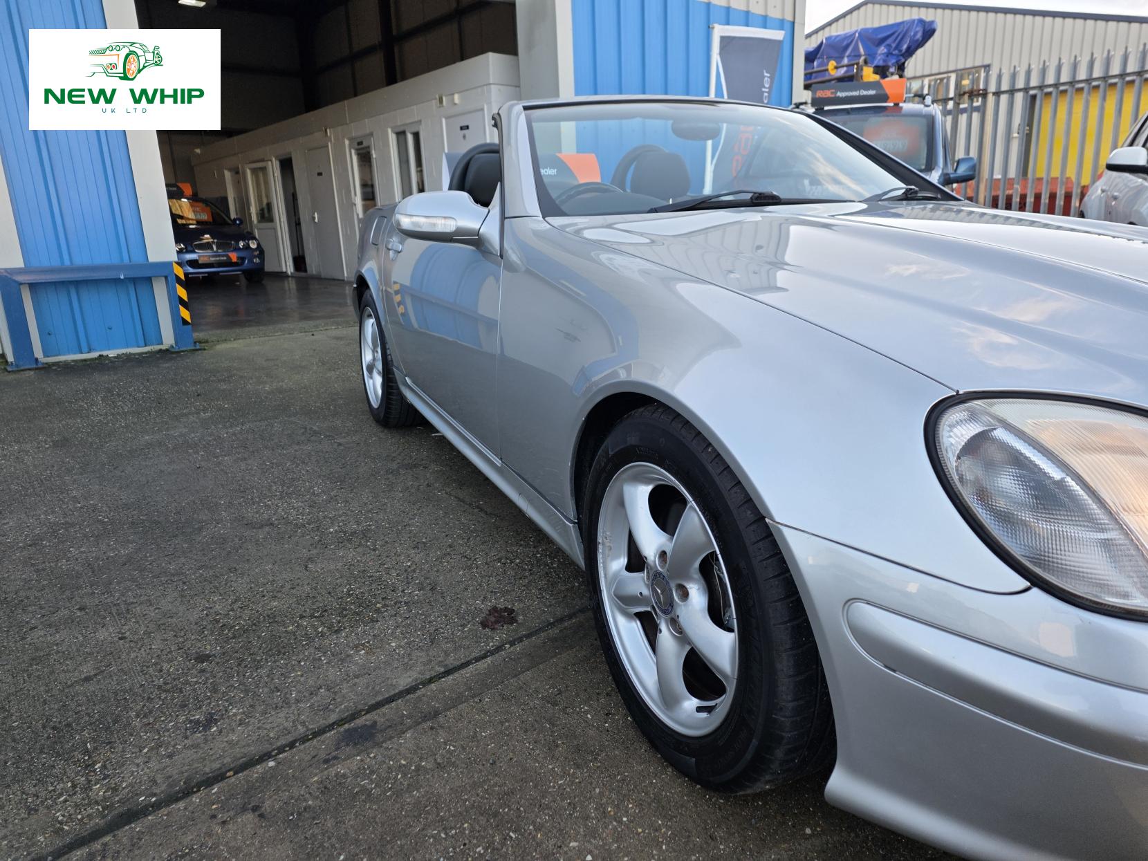 Mercedes-Benz SLK 3.2 SLK320 Convertible 2dr Petrol Automatic (254 g/km, 218 bhp)