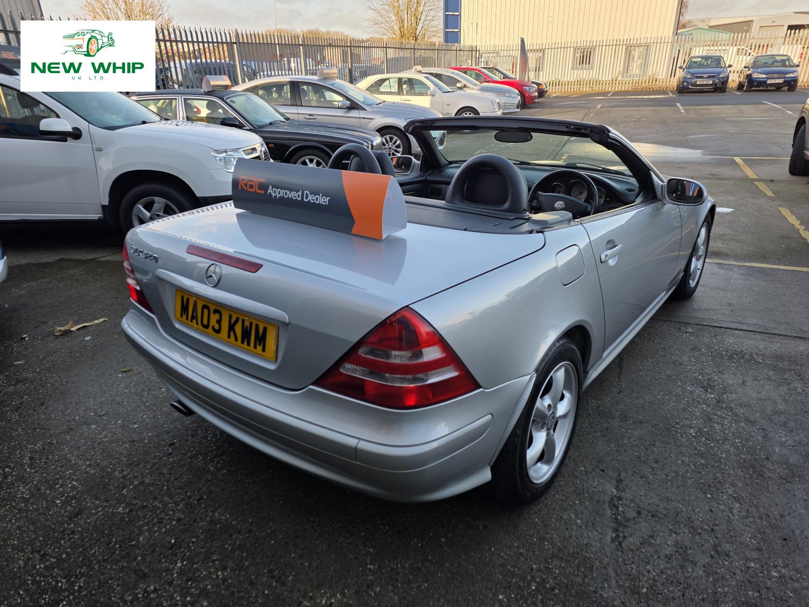 Mercedes-Benz SLK 3.2 SLK320 Convertible 2dr Petrol Automatic (254 g/km, 218 bhp)