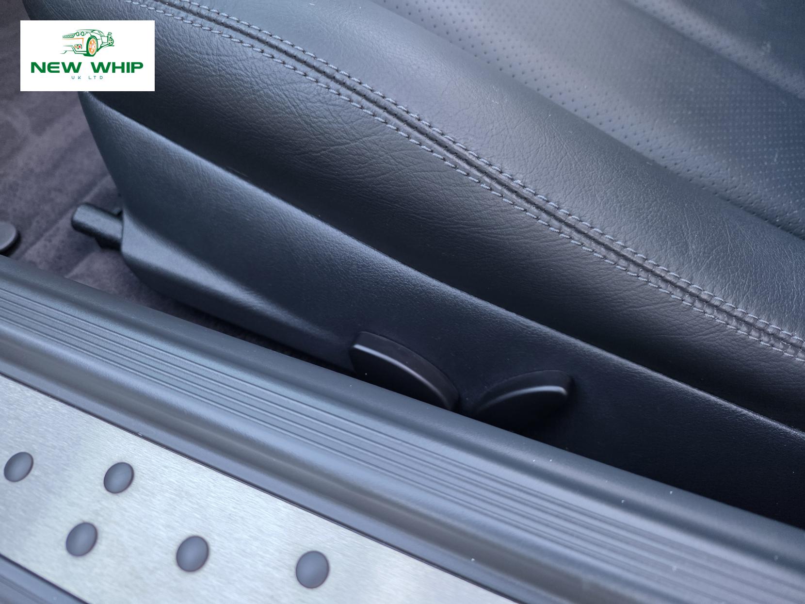 Mercedes-Benz SLK 3.2 SLK320 Convertible 2dr Petrol Automatic (254 g/km, 218 bhp)