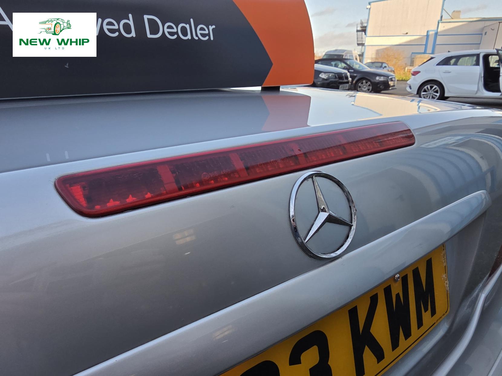 Mercedes-Benz SLK 3.2 SLK320 Convertible 2dr Petrol Automatic (254 g/km, 218 bhp)