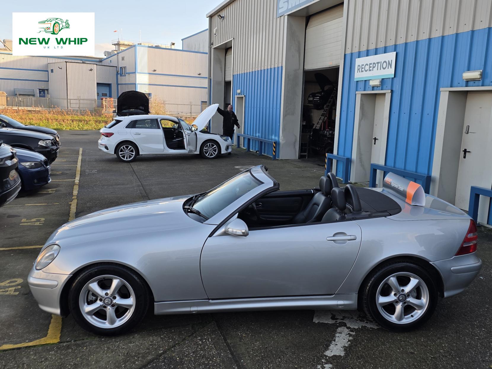 Mercedes-Benz SLK 3.2 SLK320 Convertible 2dr Petrol Automatic (254 g/km, 218 bhp)