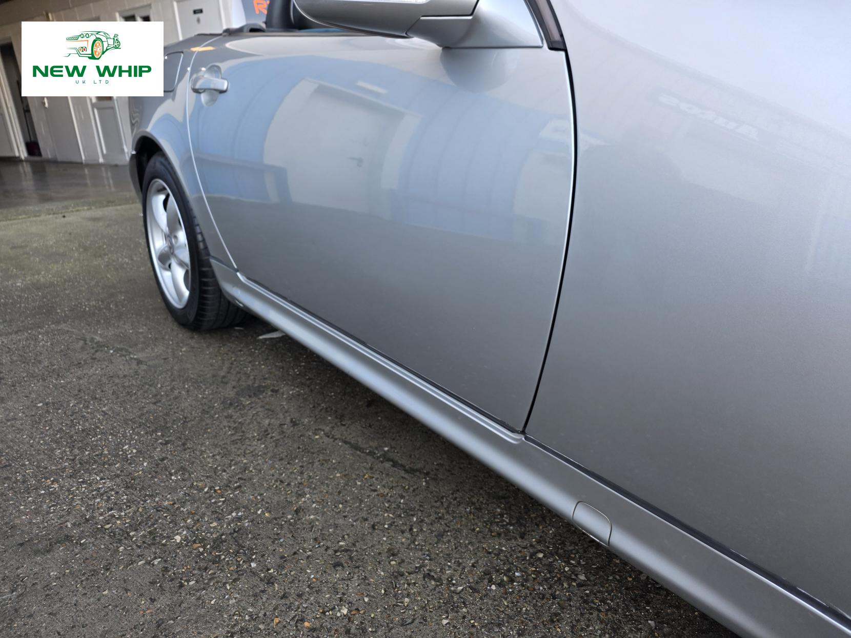 Mercedes-Benz SLK 3.2 SLK320 Convertible 2dr Petrol Automatic (254 g/km, 218 bhp)