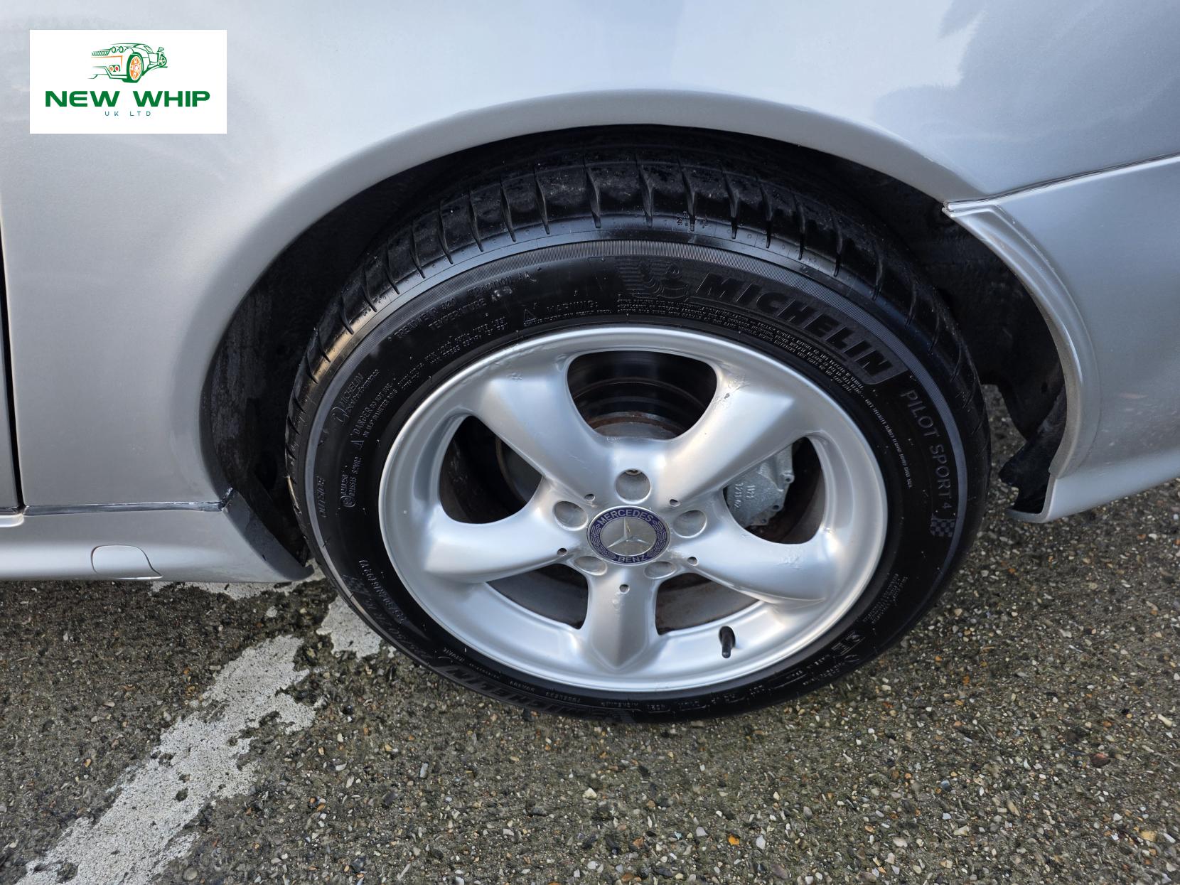 Mercedes-Benz SLK 3.2 SLK320 Convertible 2dr Petrol Automatic (254 g/km, 218 bhp)