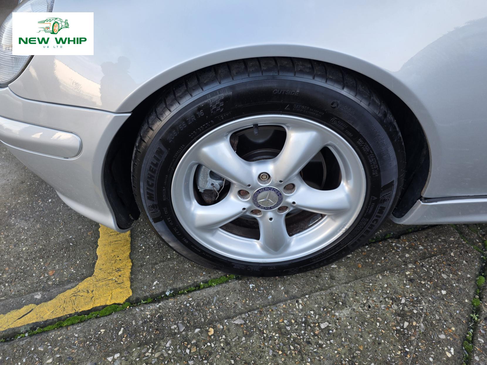 Mercedes-Benz SLK 3.2 SLK320 Convertible 2dr Petrol Automatic (254 g/km, 218 bhp)