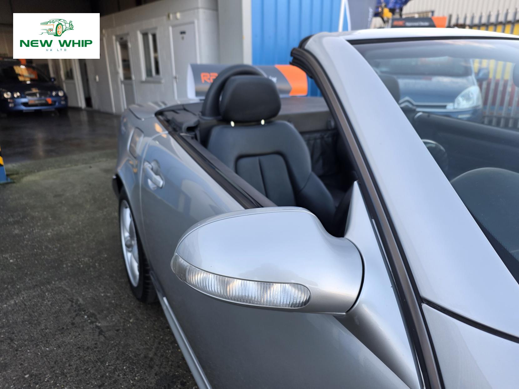 Mercedes-Benz SLK 3.2 SLK320 Convertible 2dr Petrol Automatic (254 g/km, 218 bhp)