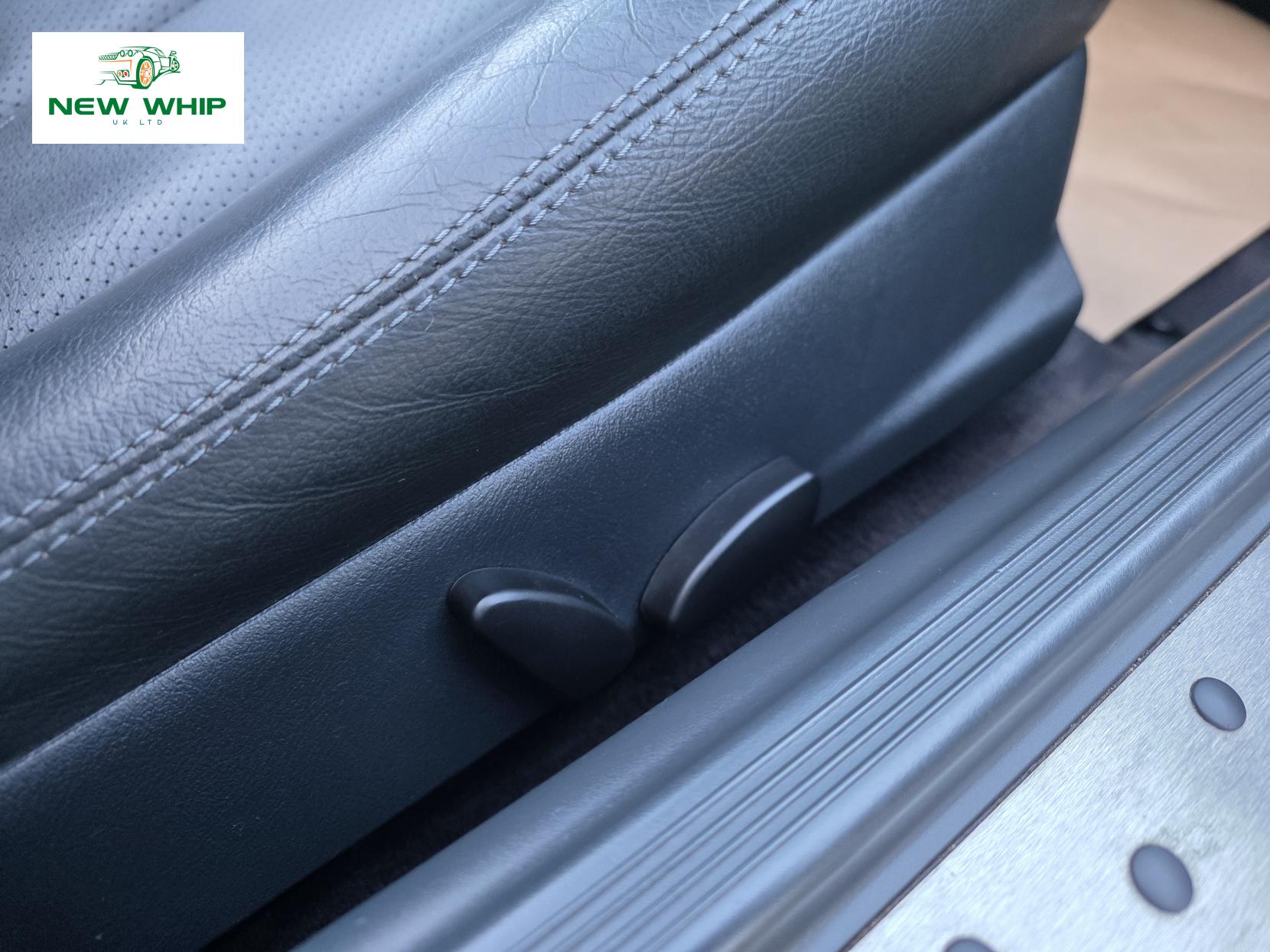 Mercedes-Benz SLK 3.2 SLK320 Convertible 2dr Petrol Automatic (254 g/km, 218 bhp)