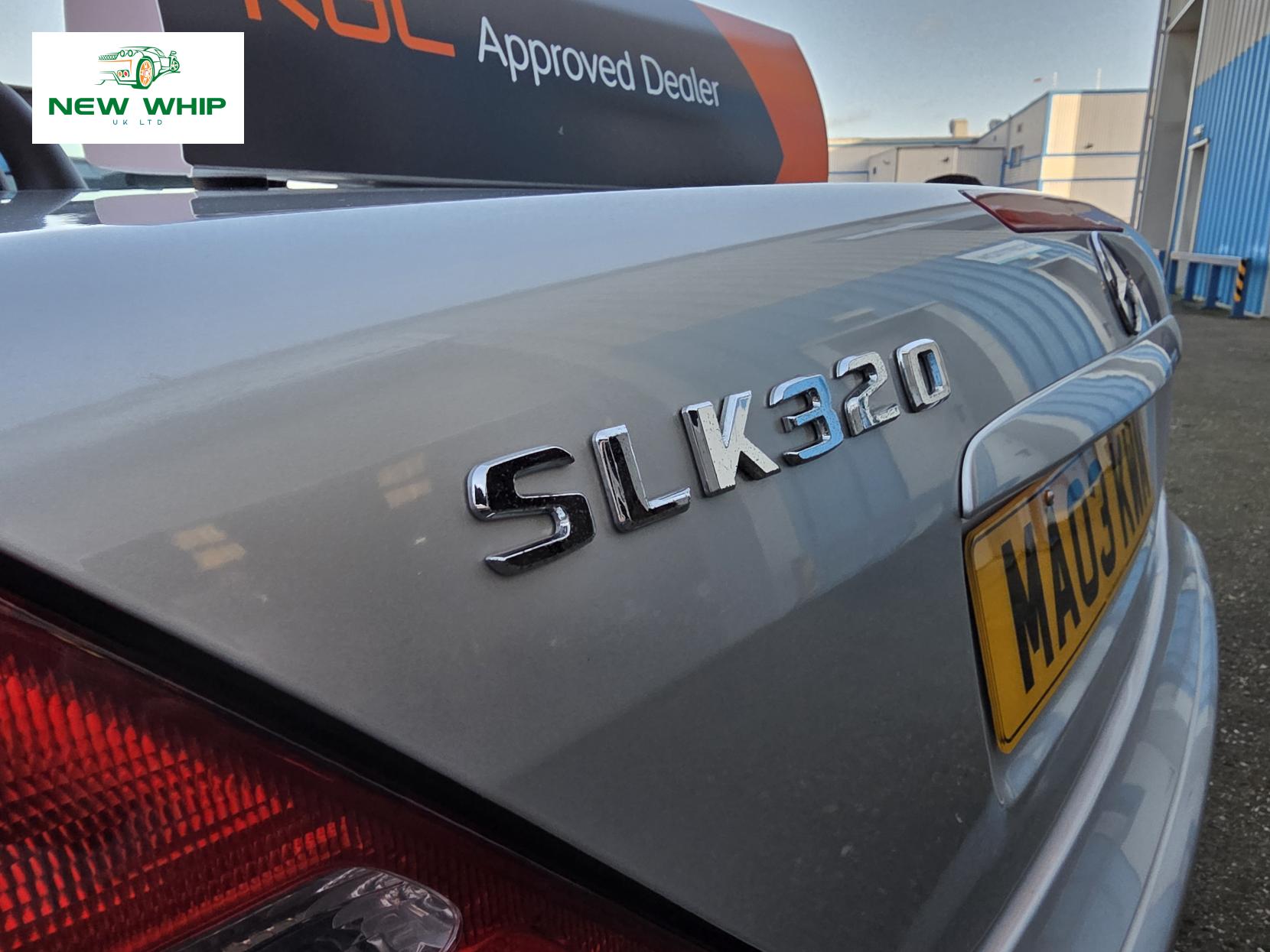 Mercedes-Benz SLK 3.2 SLK320 Convertible 2dr Petrol Automatic (254 g/km, 218 bhp)