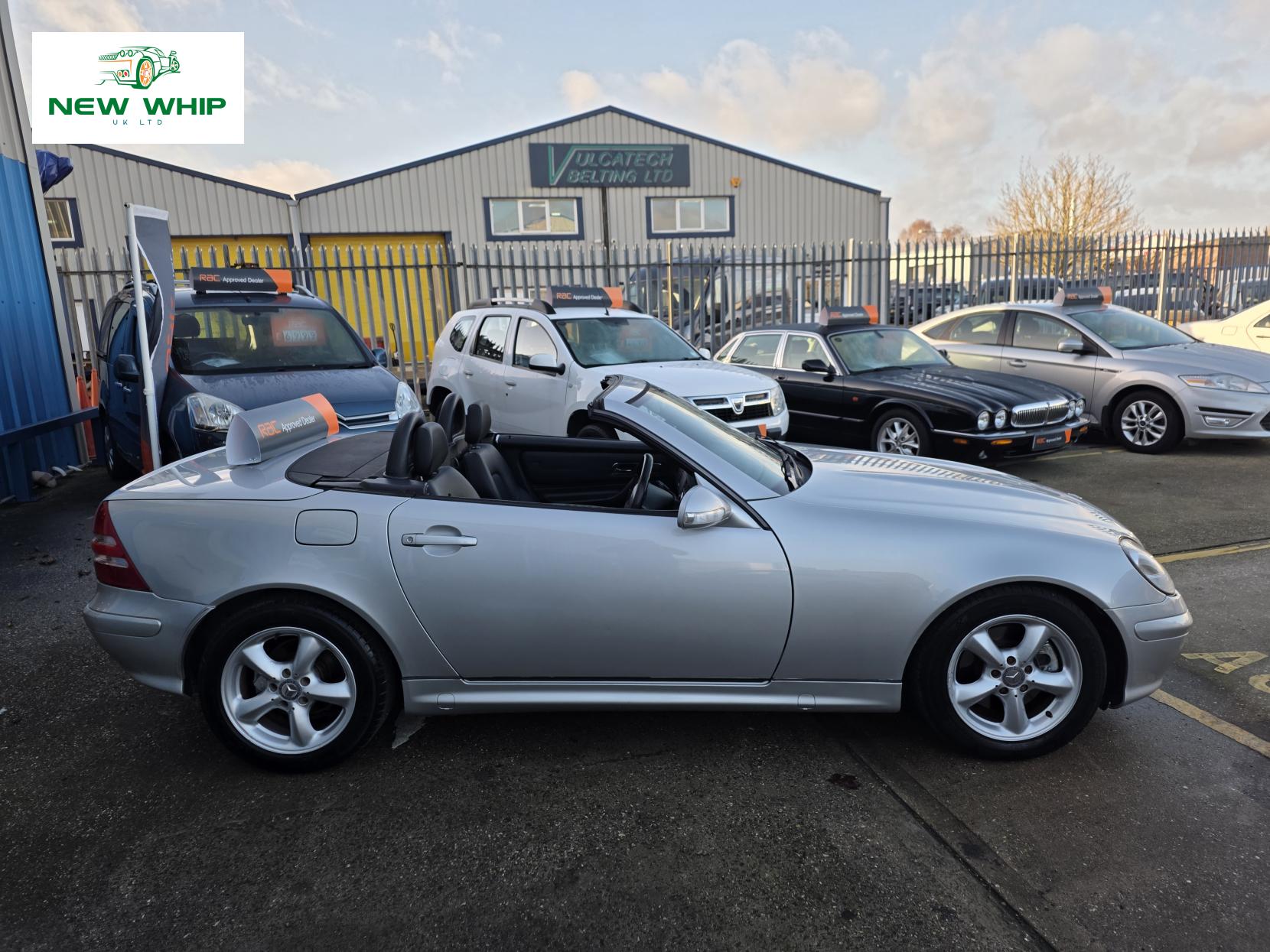 Mercedes-Benz SLK 3.2 SLK320 Convertible 2dr Petrol Automatic (254 g/km, 218 bhp)
