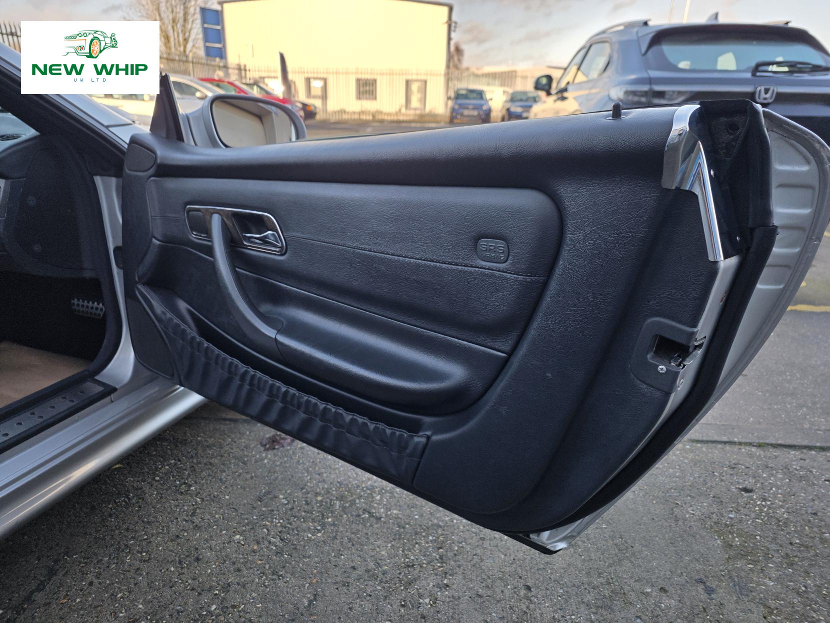 Mercedes-Benz SLK 3.2 SLK320 Convertible 2dr Petrol Automatic (254 g/km, 218 bhp)