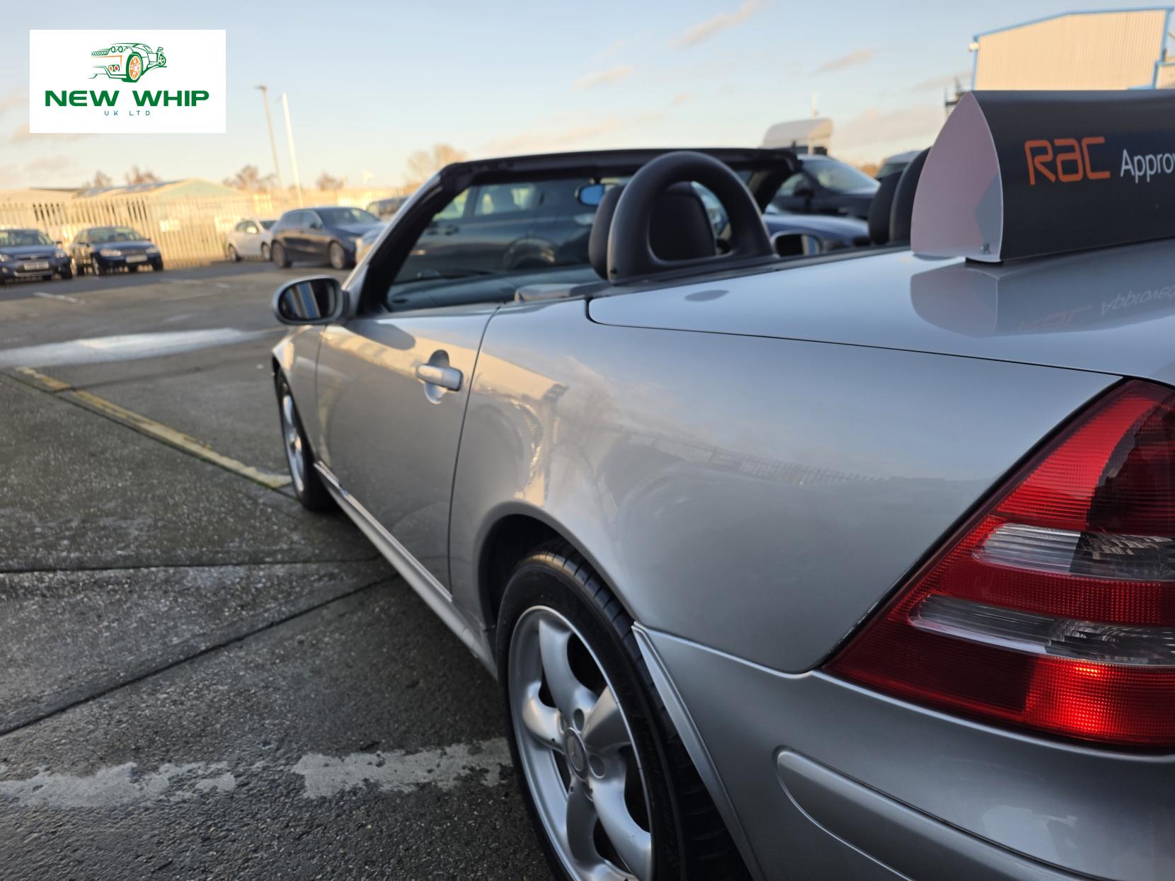 Mercedes-Benz SLK 3.2 SLK320 Convertible 2dr Petrol Automatic (254 g/km, 218 bhp)