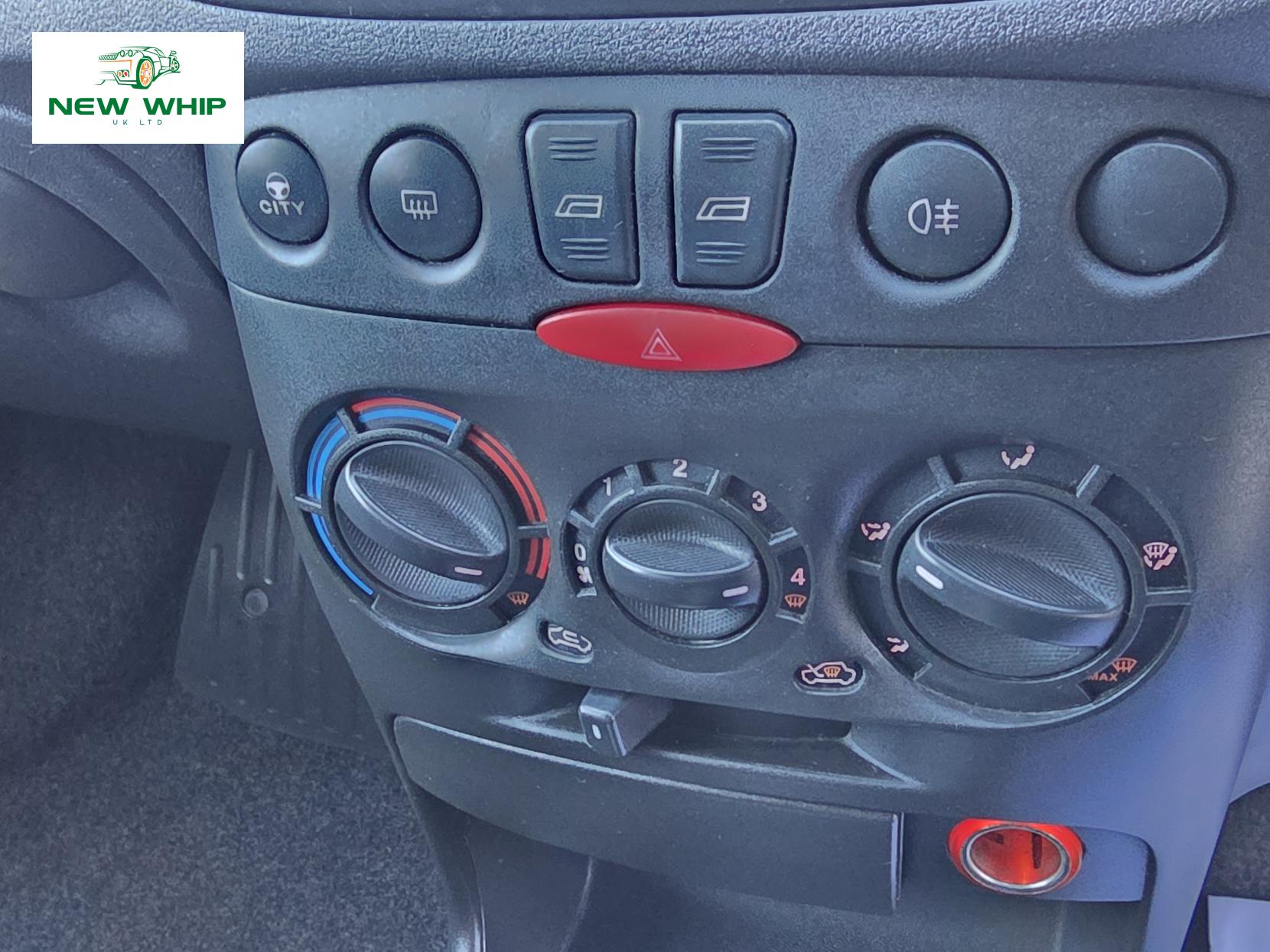 Fiat Punto 1.2 Active Hatchback 5dr Petrol Automatic (136 g/km, 60 bhp)