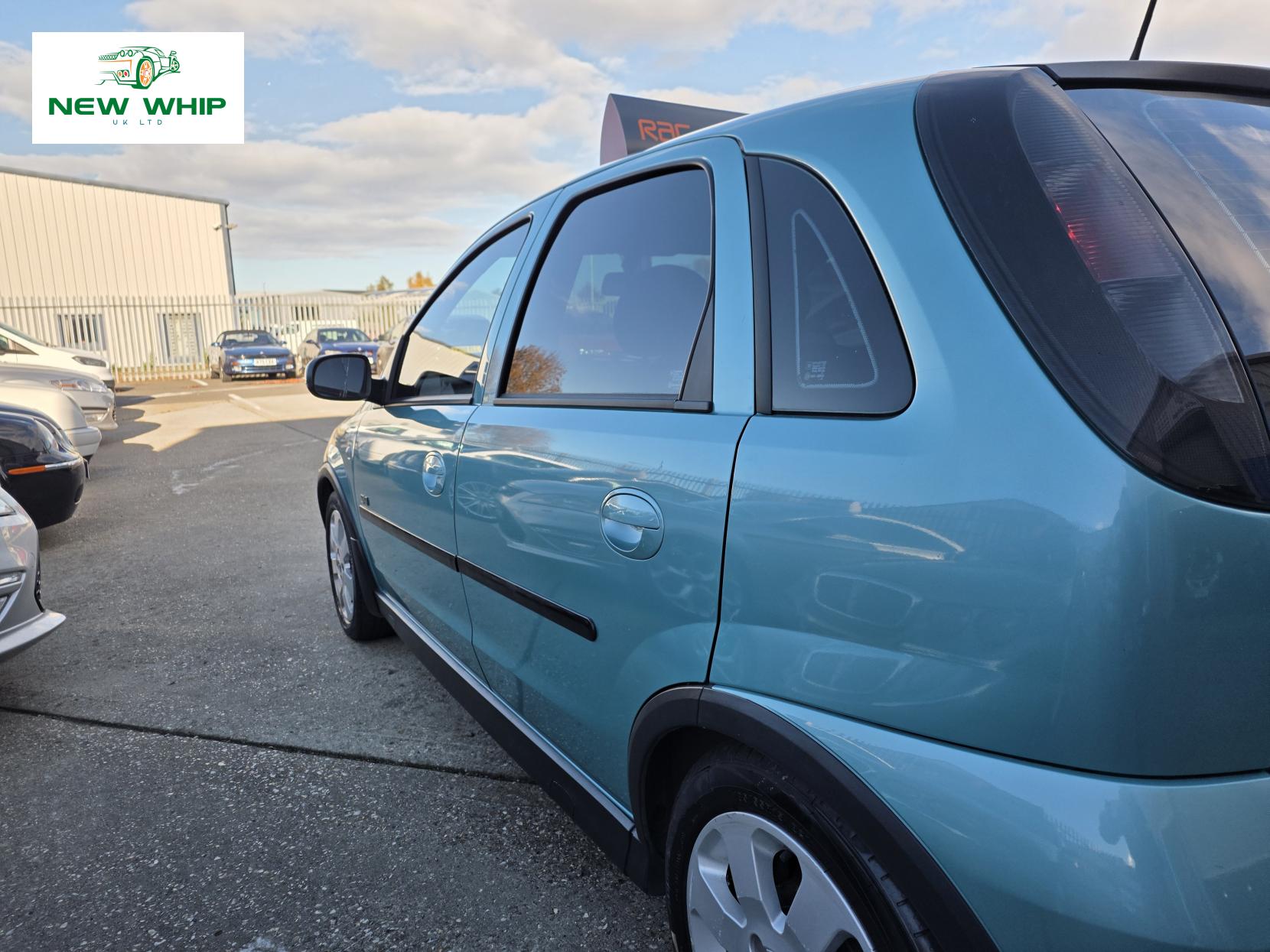 Vauxhall Corsa 1.2i 16v SXi Hatchback 5dr Petrol Manual (151 g/km, 74 bhp)