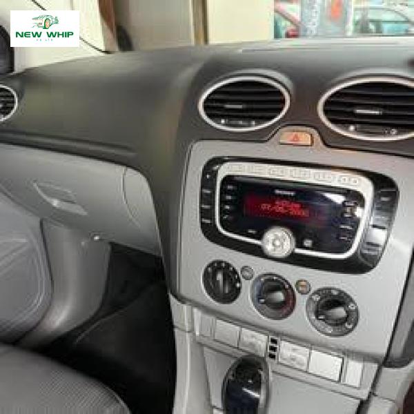 Ford Focus 1.6 Titanium Hatchback 5dr Petrol Automatic (184 g/km, 99 bhp)