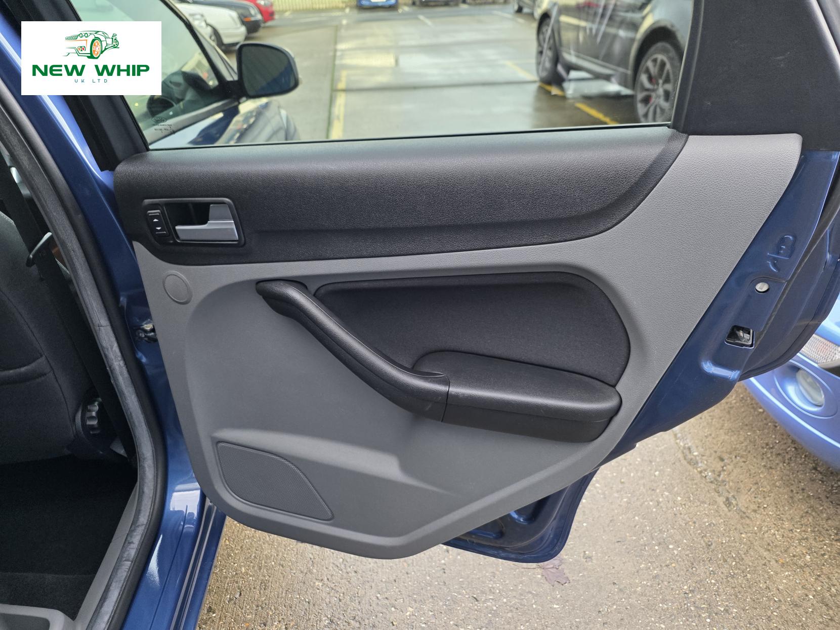 Ford Focus 1.6 Titanium Hatchback 5dr Petrol Automatic (184 g/km, 99 bhp)