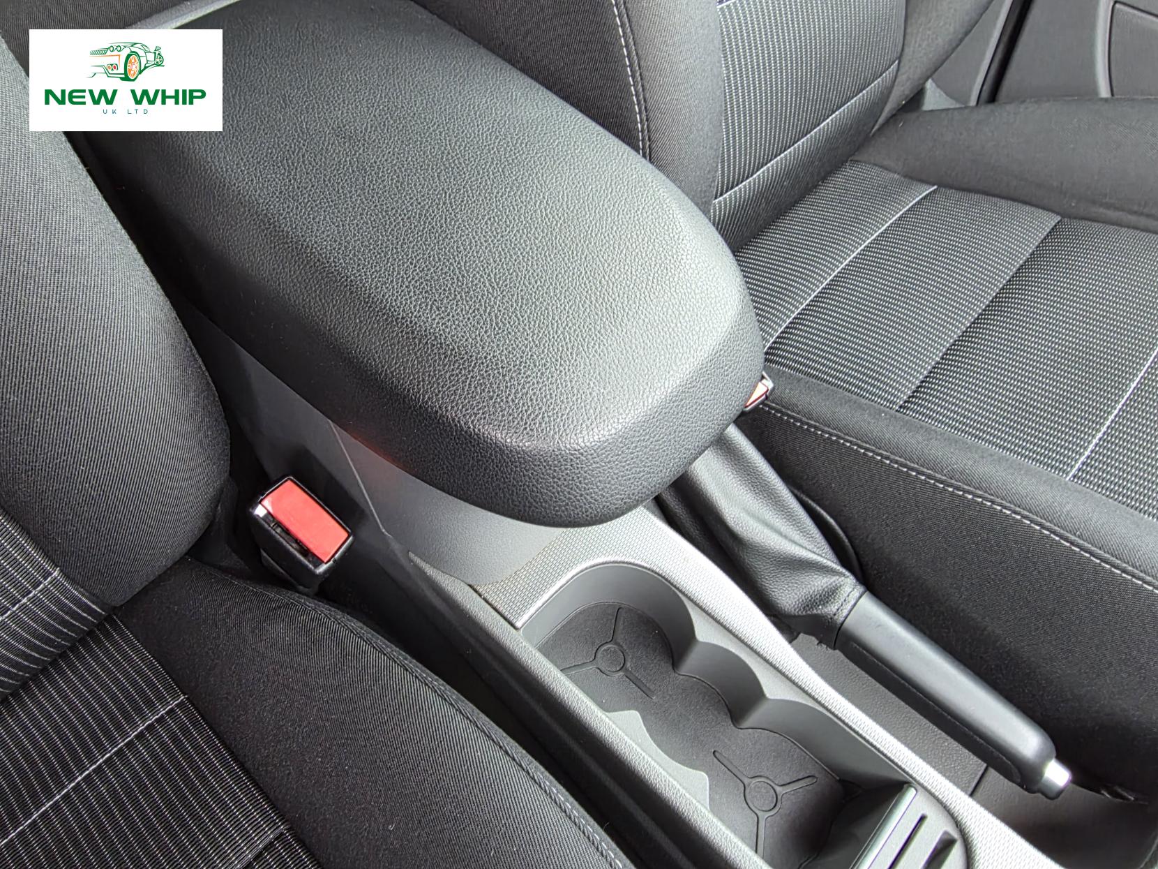 Ford Focus 1.6 Titanium Hatchback 5dr Petrol Automatic (184 g/km, 99 bhp)