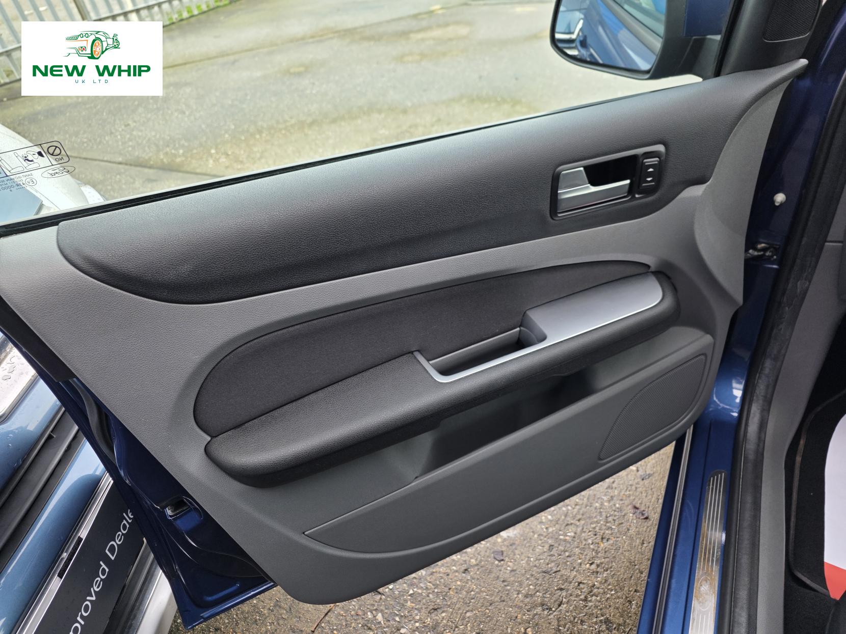 Ford Focus 1.6 Titanium Hatchback 5dr Petrol Automatic (184 g/km, 99 bhp)