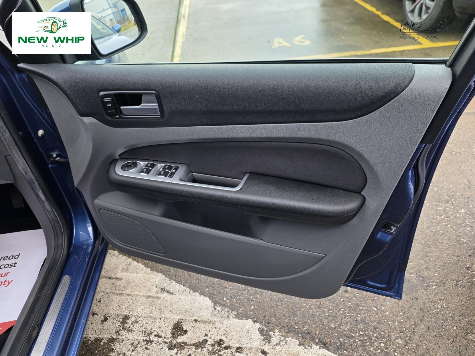 Ford Focus 1.6 Titanium Hatchback 5dr Petrol Automatic (184 g/km, 99 bhp)