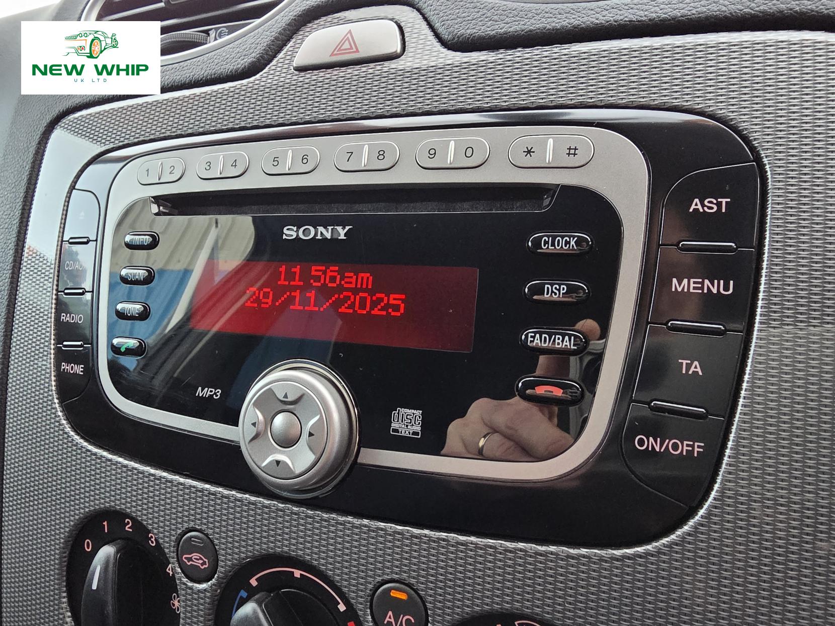 Ford Focus 1.6 Titanium Hatchback 5dr Petrol Automatic (184 g/km, 99 bhp)