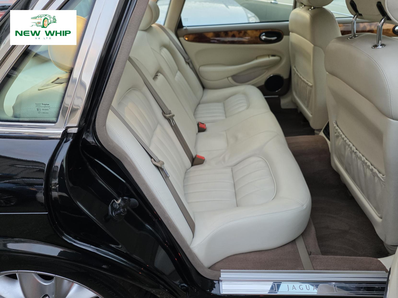 Jaguar XJ 4.0 XJ8 Saloon 4dr Petrol Automatic (285 g/km, 290 bhp)