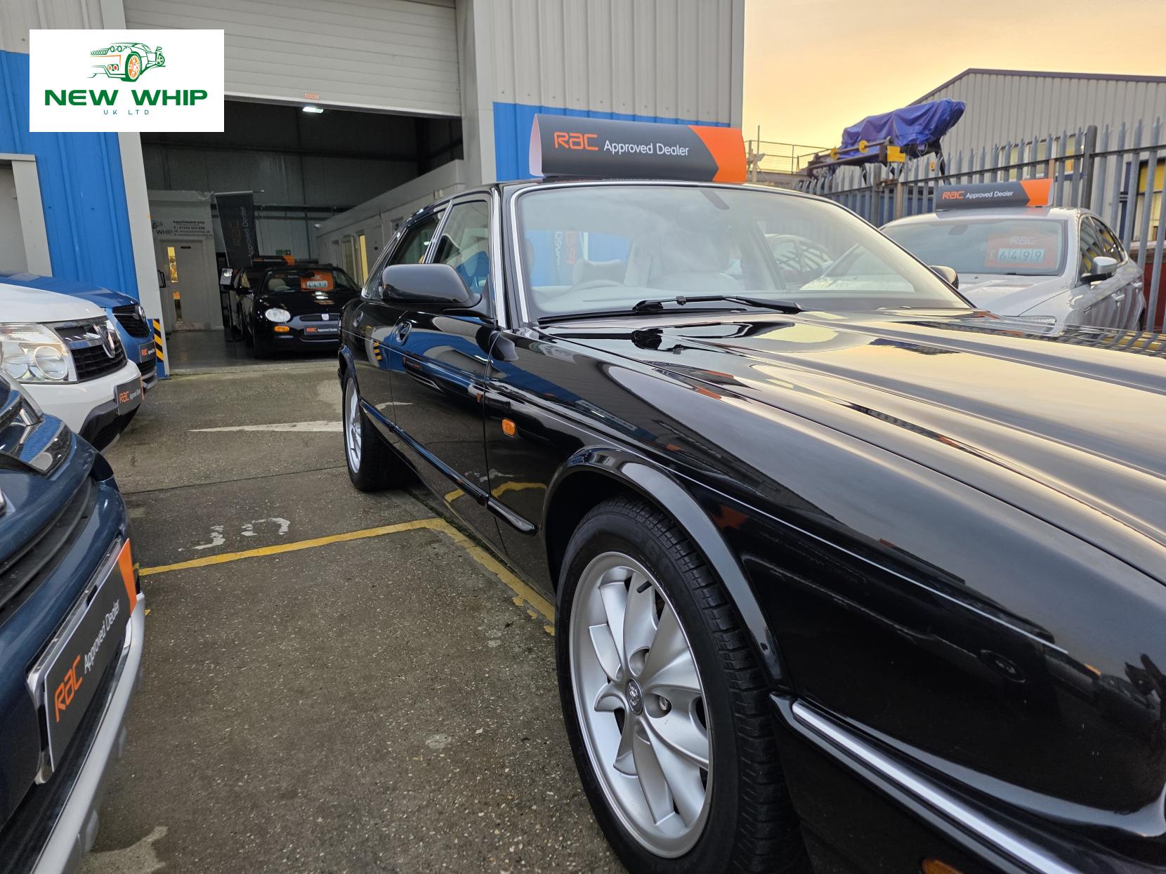 Jaguar XJ 4.0 XJ8 Saloon 4dr Petrol Automatic (285 g/km, 290 bhp)