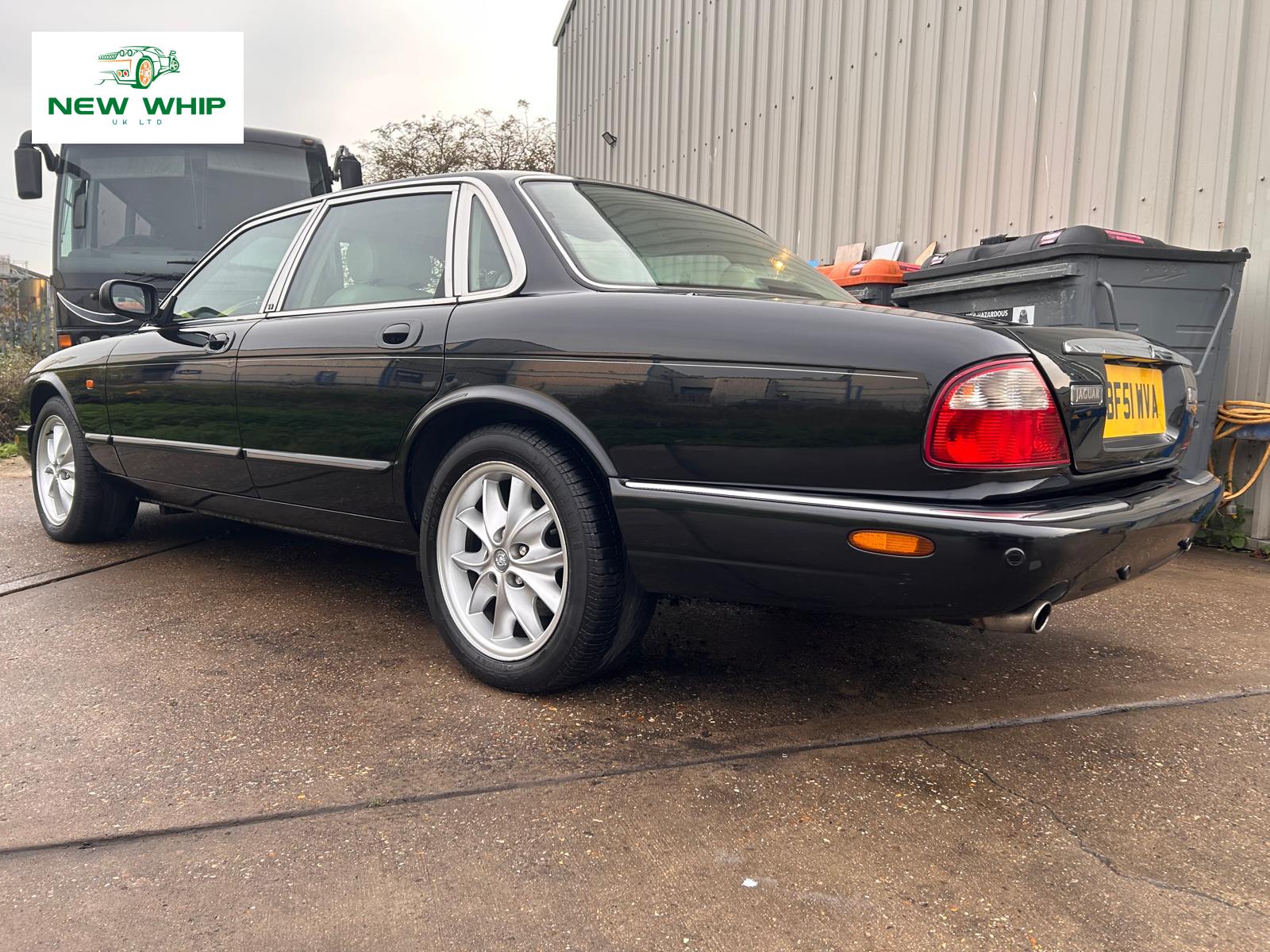 Jaguar XJ 4.0 XJ8 Saloon 4dr Petrol Automatic (285 g/km, 290 bhp)