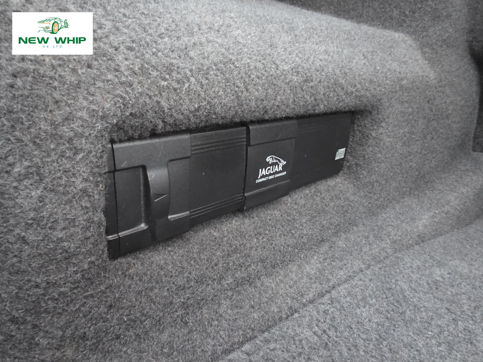 Jaguar XJ 4.0 XJ8 Saloon 4dr Petrol Automatic (285 g/km, 290 bhp)