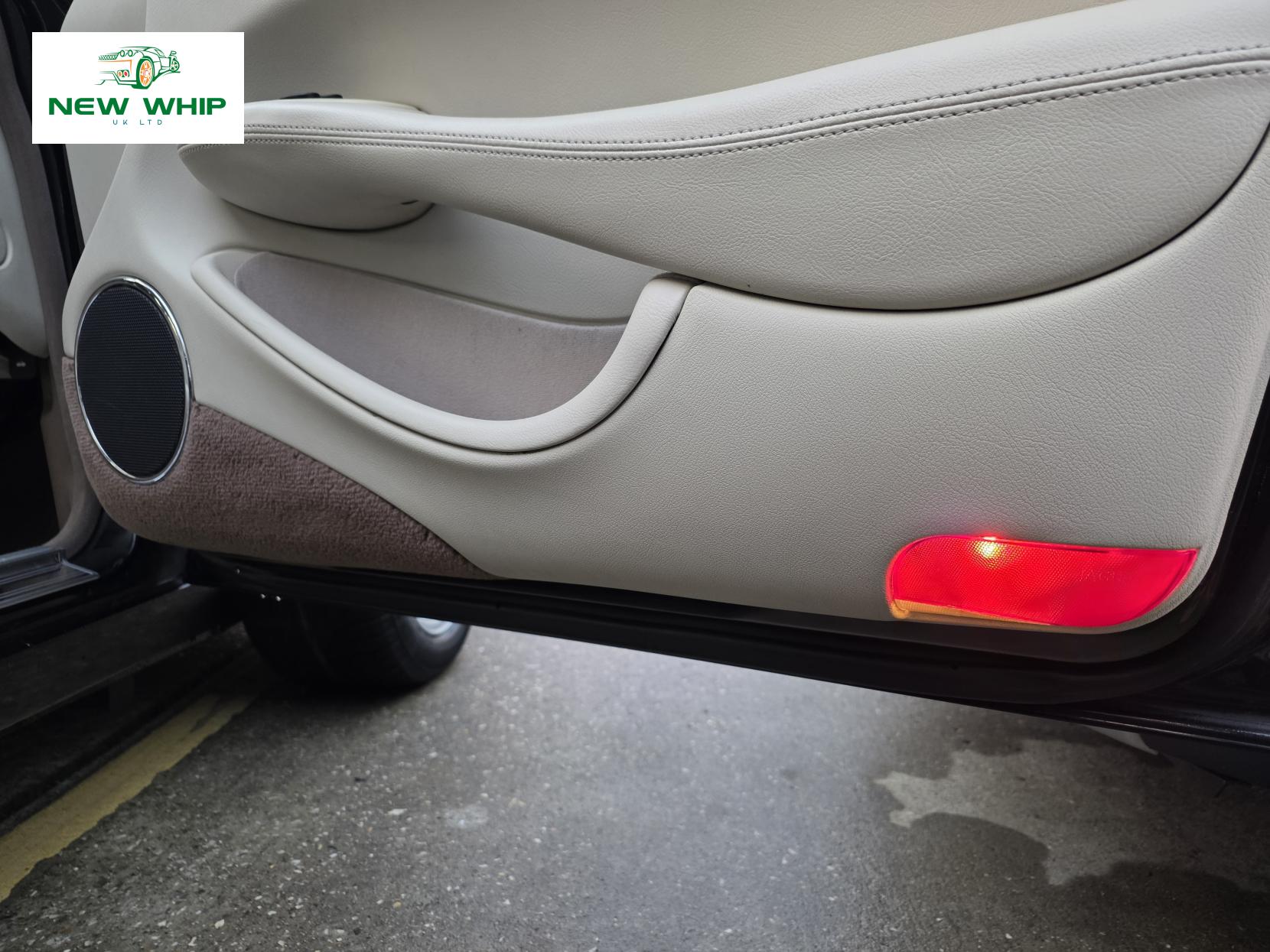 Jaguar XJ 4.0 XJ8 Saloon 4dr Petrol Automatic (285 g/km, 290 bhp)