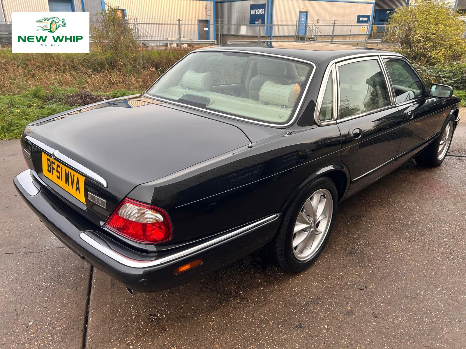Jaguar XJ 4.0 XJ8 Saloon 4dr Petrol Automatic (285 g/km, 290 bhp)
