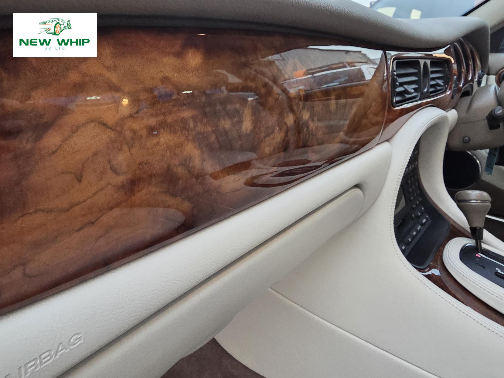 Jaguar XJ 4.0 XJ8 Saloon 4dr Petrol Automatic (285 g/km, 290 bhp)