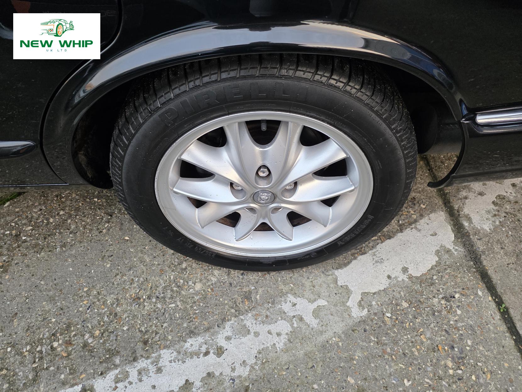 Jaguar XJ 4.0 XJ8 Saloon 4dr Petrol Automatic (285 g/km, 290 bhp)