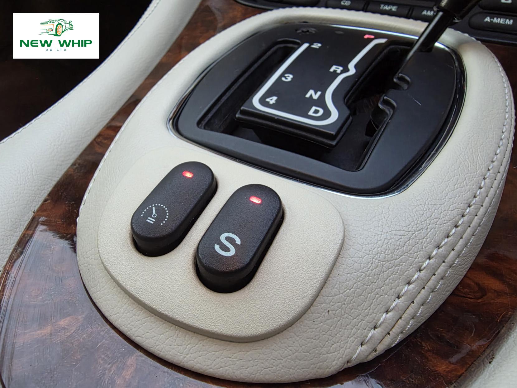 Jaguar XJ 4.0 XJ8 Saloon 4dr Petrol Automatic (285 g/km, 290 bhp)