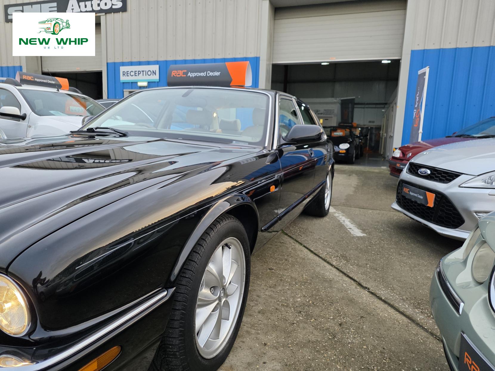 Jaguar XJ 4.0 XJ8 Saloon 4dr Petrol Automatic (285 g/km, 290 bhp)