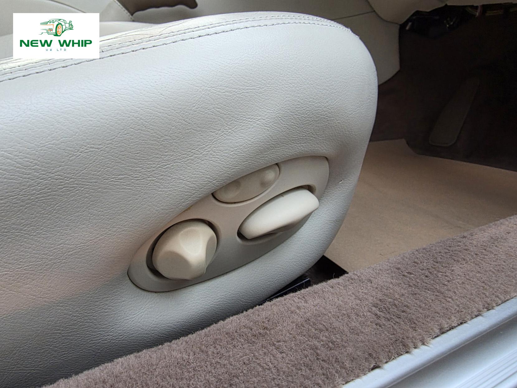 Jaguar XJ 4.0 XJ8 Saloon 4dr Petrol Automatic (285 g/km, 290 bhp)