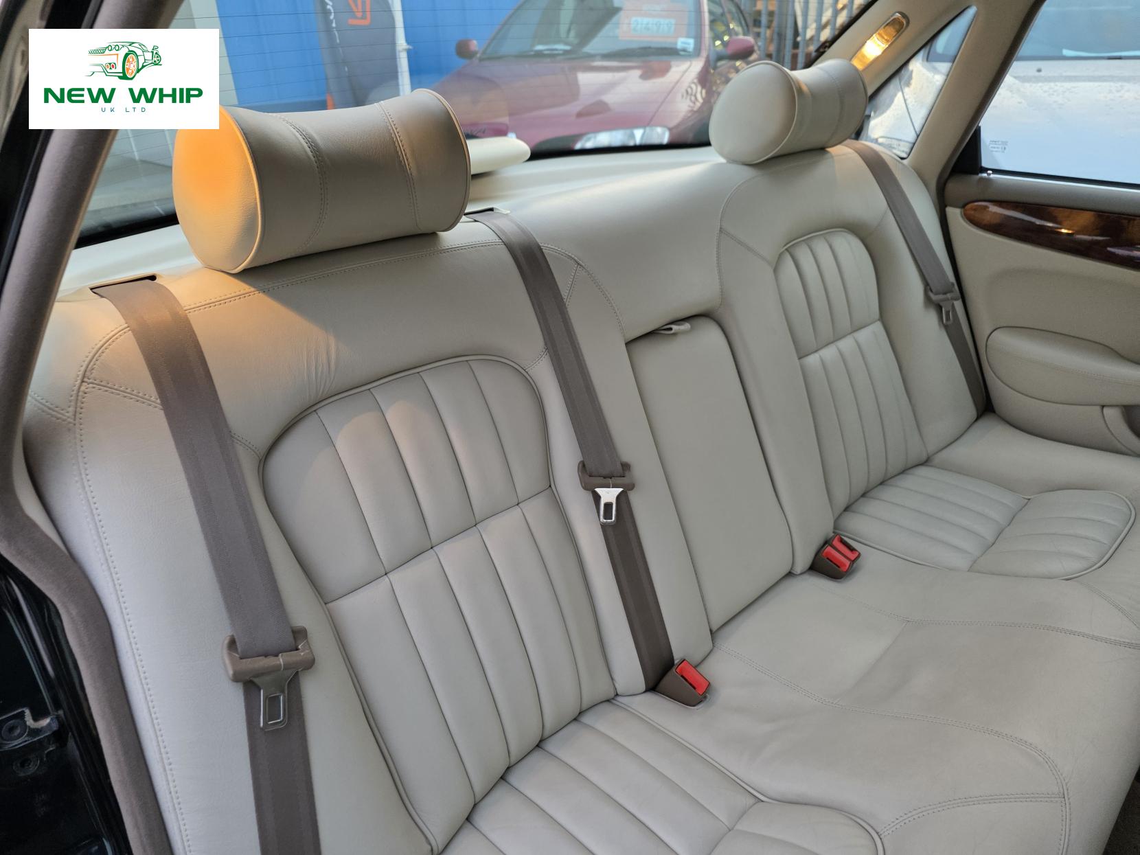 Jaguar XJ 4.0 XJ8 Saloon 4dr Petrol Automatic (285 g/km, 290 bhp)