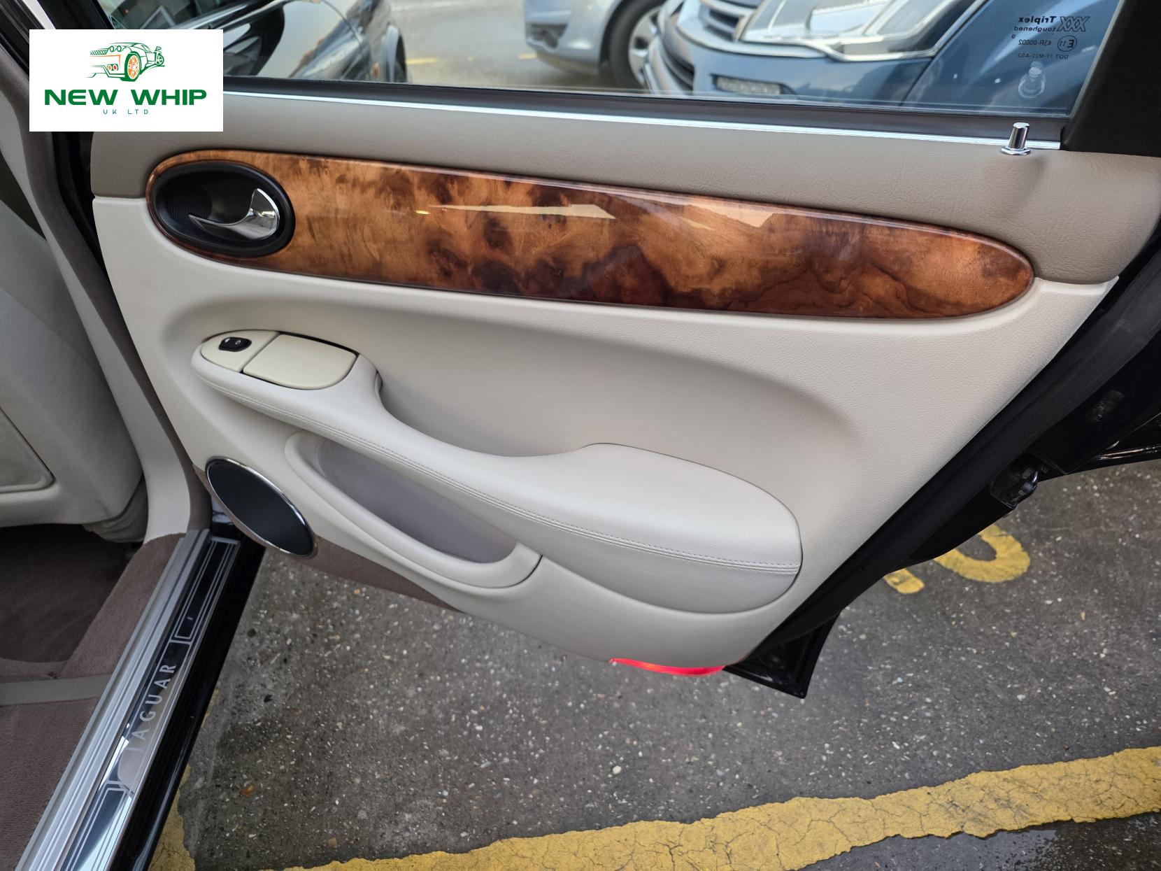 Jaguar XJ 4.0 XJ8 Saloon 4dr Petrol Automatic (285 g/km, 290 bhp)