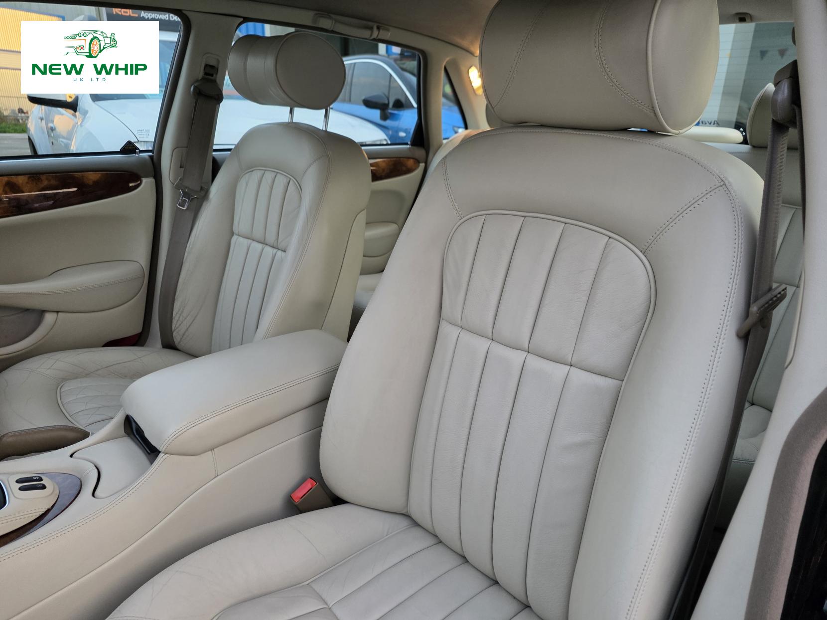 Jaguar XJ 4.0 XJ8 Saloon 4dr Petrol Automatic (285 g/km, 290 bhp)