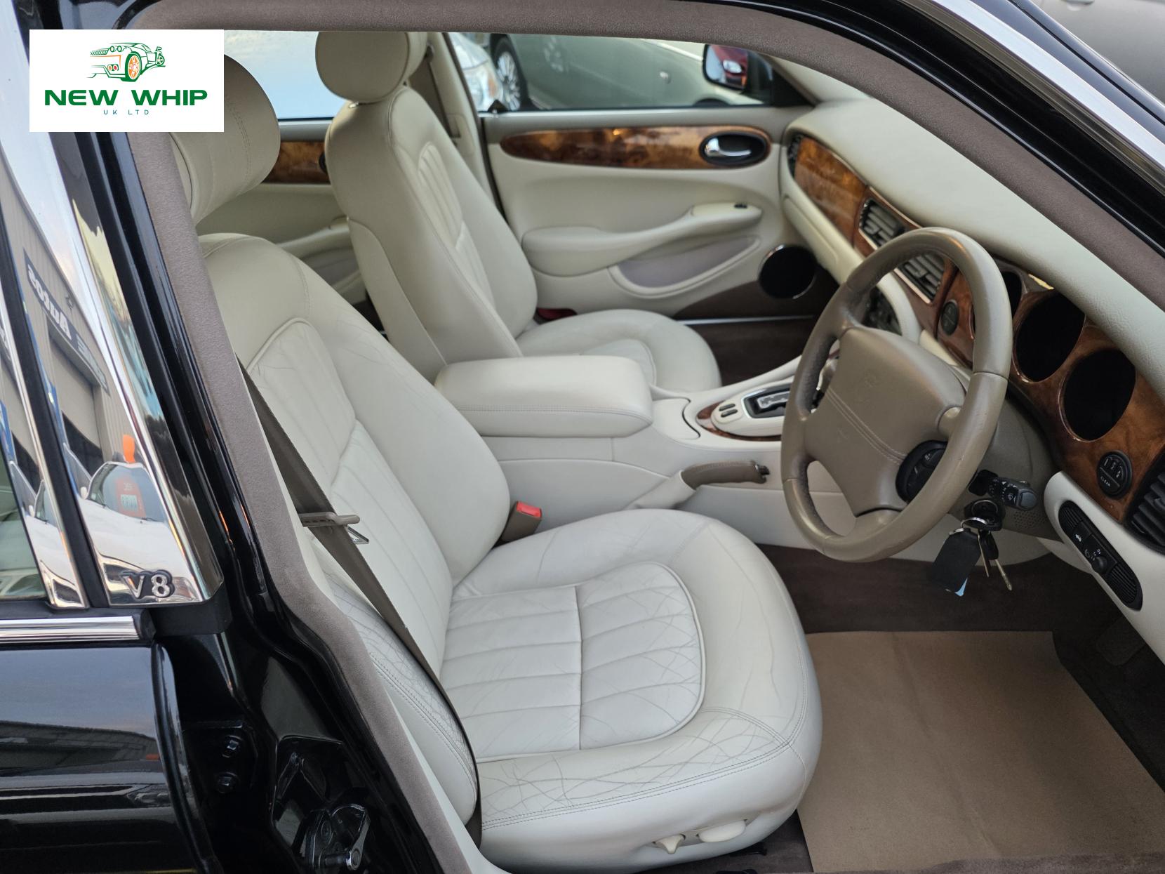 Jaguar XJ 4.0 XJ8 Saloon 4dr Petrol Automatic (285 g/km, 290 bhp)