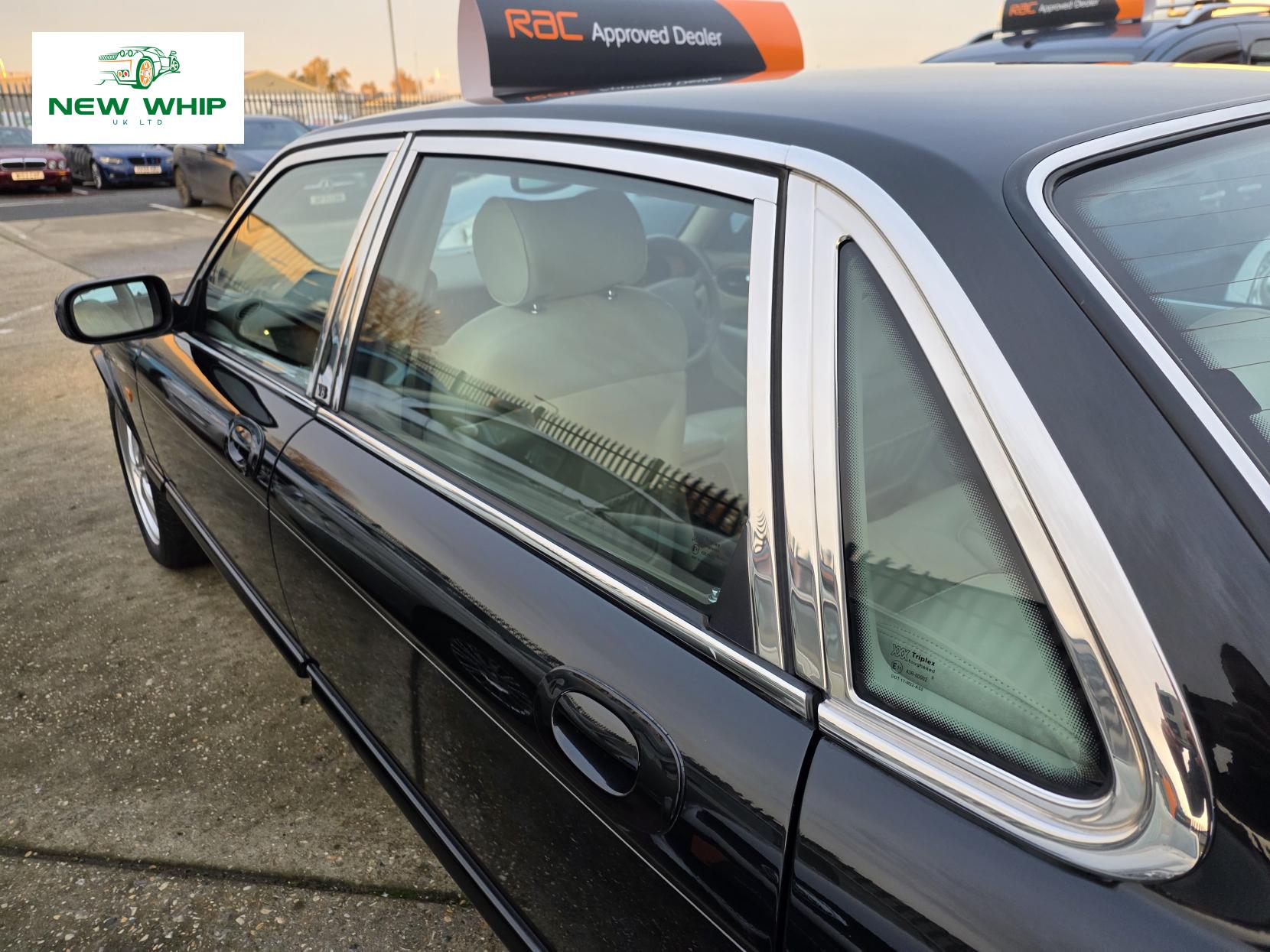 Jaguar XJ 4.0 XJ8 Saloon 4dr Petrol Automatic (285 g/km, 290 bhp)