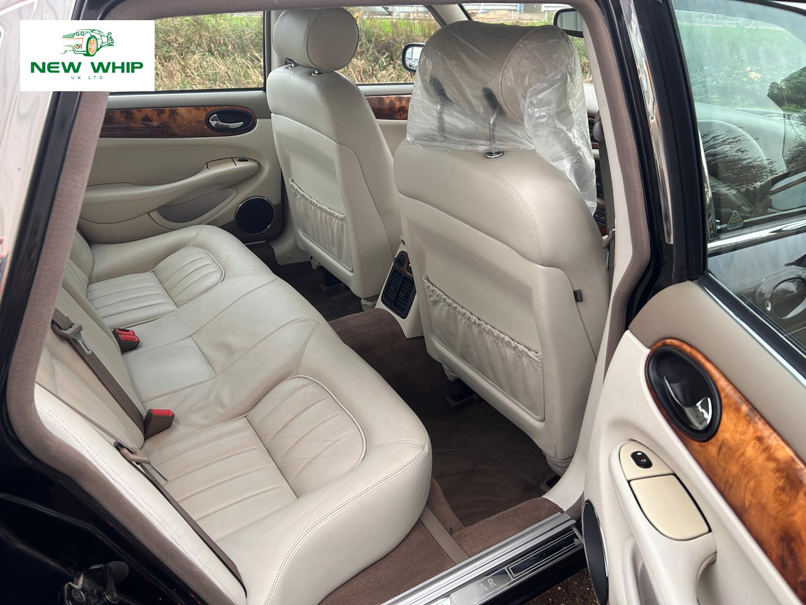 Jaguar XJ 4.0 XJ8 Saloon 4dr Petrol Automatic (285 g/km, 290 bhp)