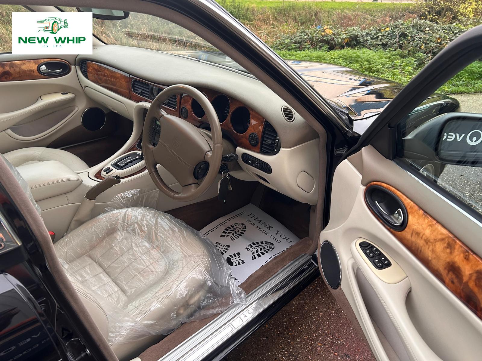 Jaguar XJ 4.0 XJ8 Saloon 4dr Petrol Automatic (285 g/km, 290 bhp)