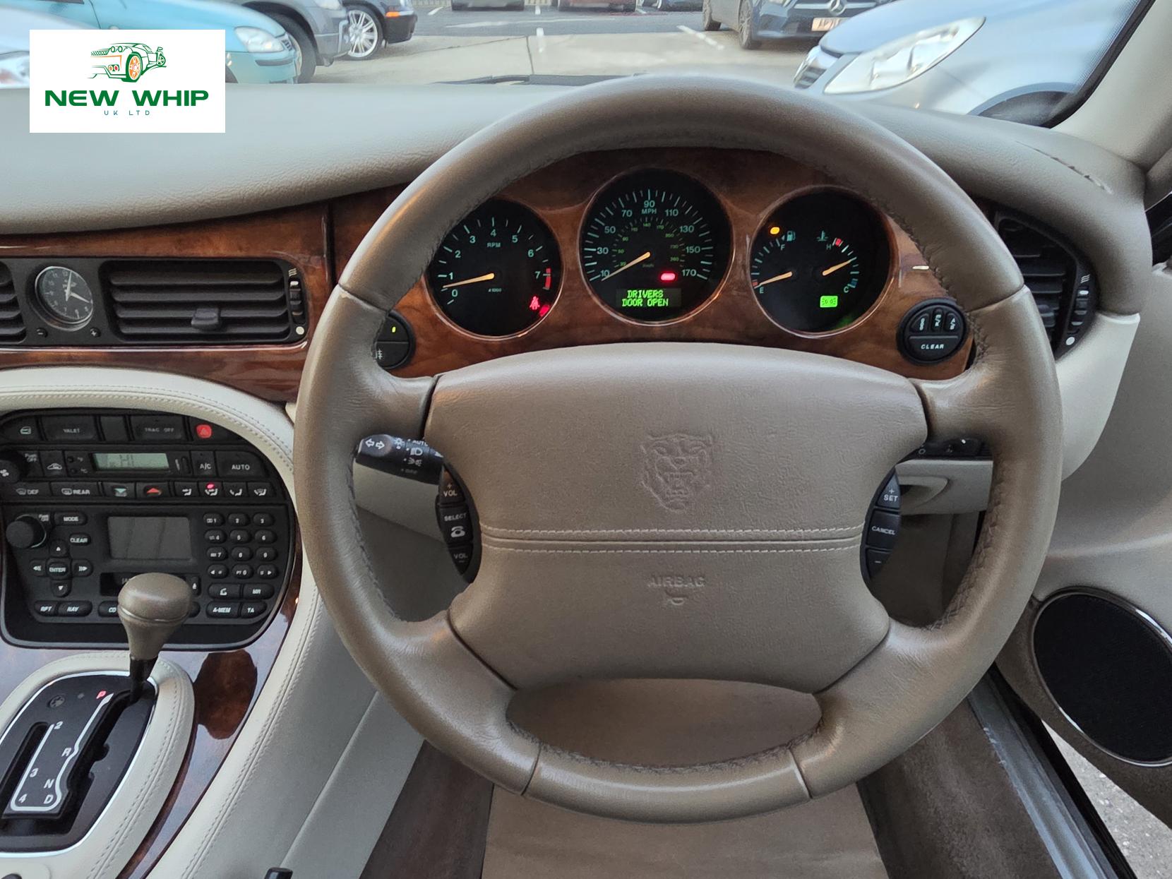 Jaguar XJ 4.0 XJ8 Saloon 4dr Petrol Automatic (285 g/km, 290 bhp)