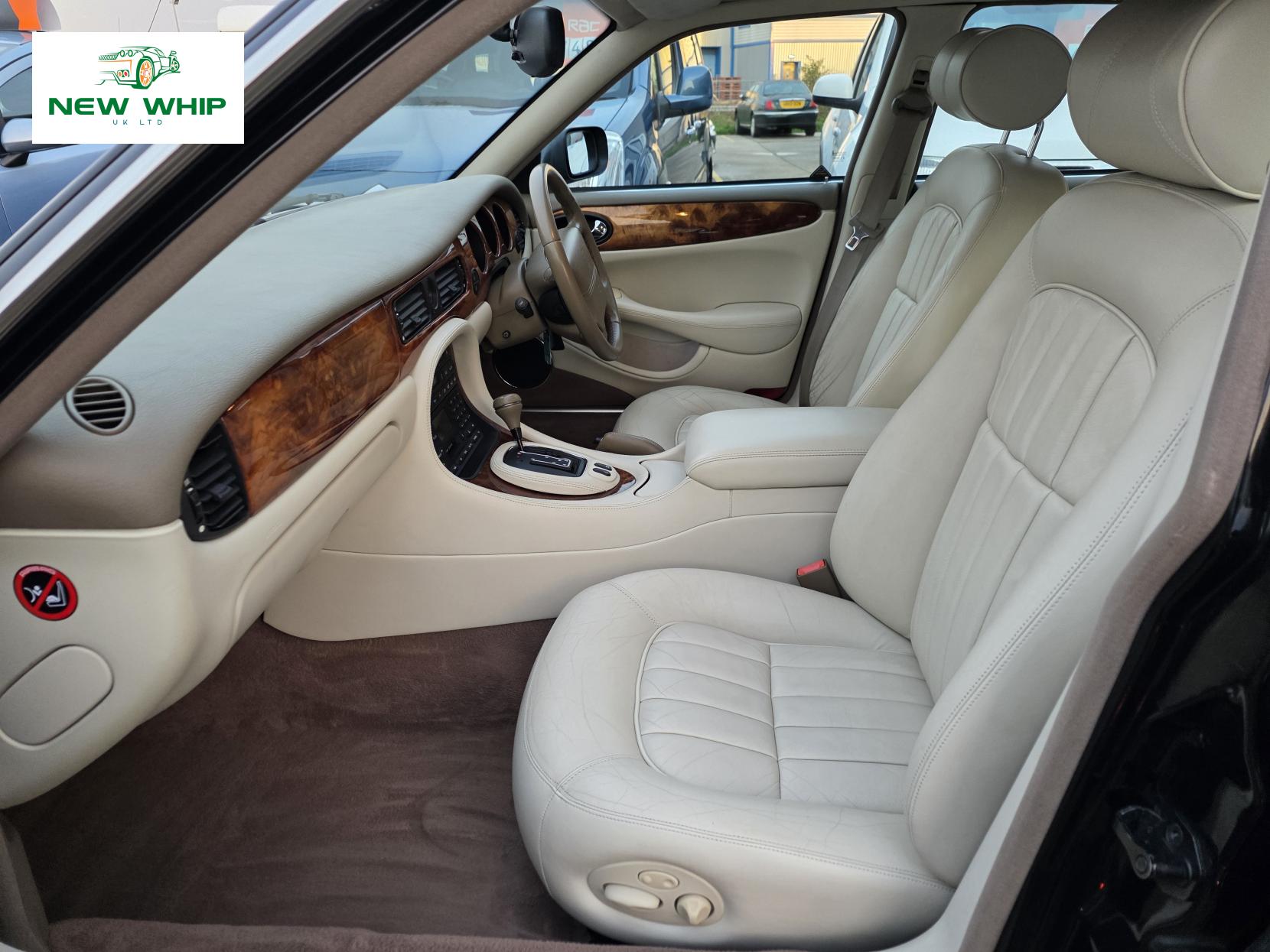 Jaguar XJ 4.0 XJ8 Saloon 4dr Petrol Automatic (285 g/km, 290 bhp)