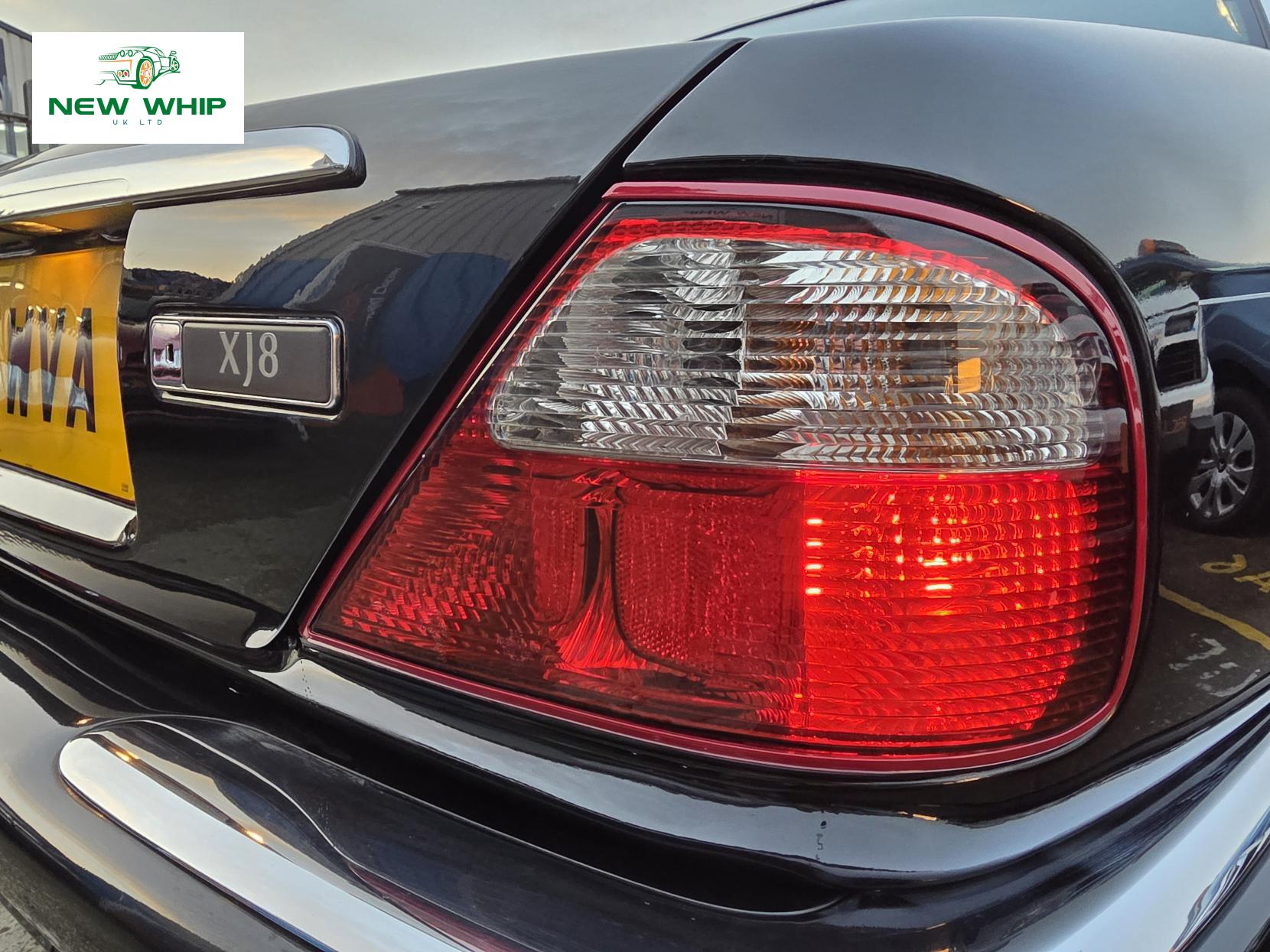 Jaguar XJ 4.0 XJ8 Saloon 4dr Petrol Automatic (285 g/km, 290 bhp)