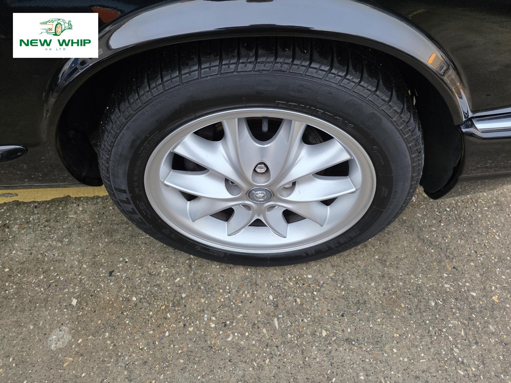 Jaguar XJ 4.0 XJ8 Saloon 4dr Petrol Automatic (285 g/km, 290 bhp)