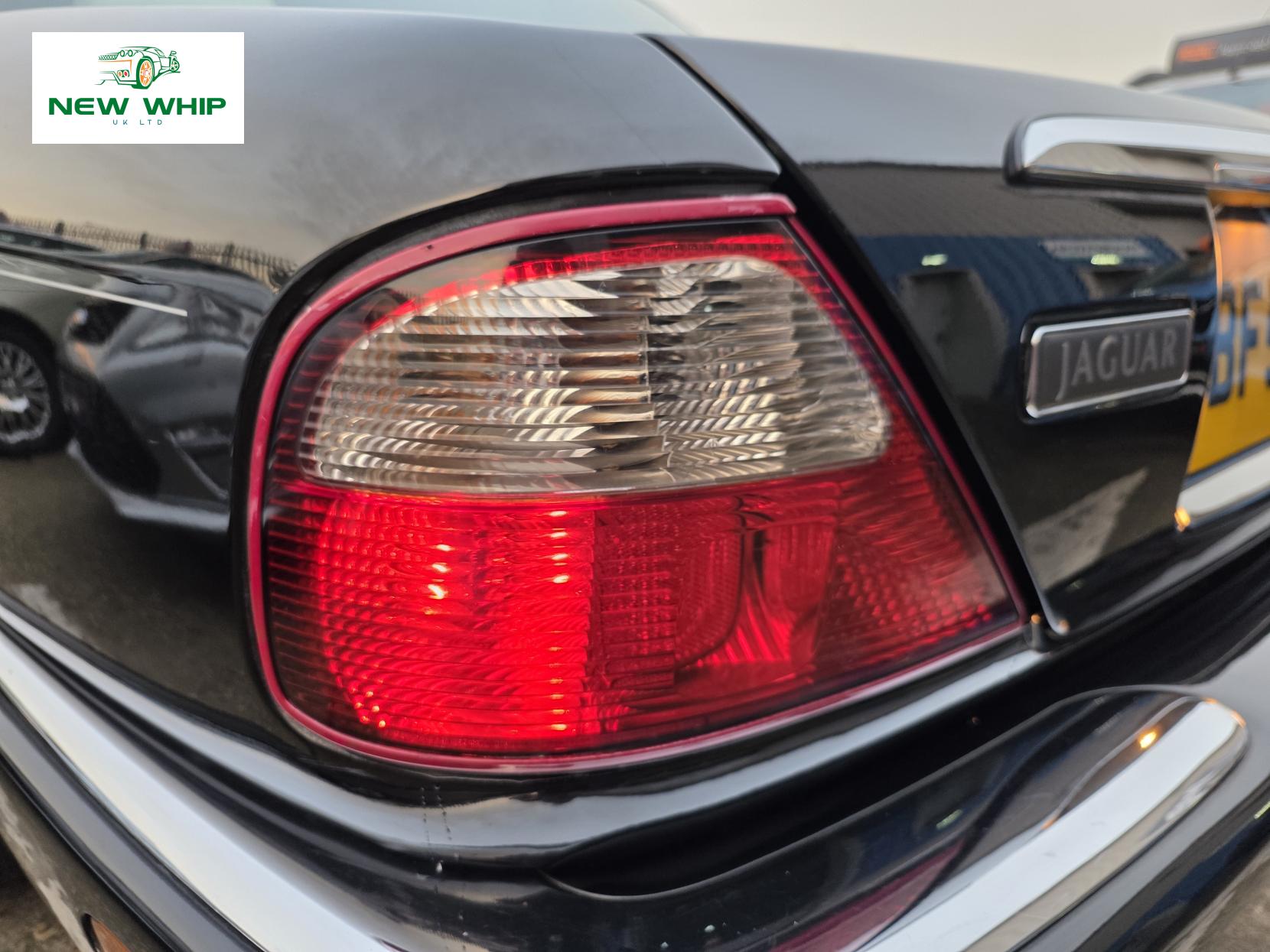 Jaguar XJ 4.0 XJ8 Saloon 4dr Petrol Automatic (285 g/km, 290 bhp)